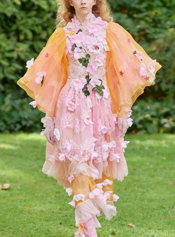 服装设计花卉元素设计师们一起来赏花吧