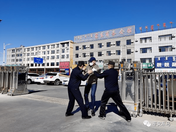 优化法治化营商环境东乌旗公安局开展反恐演练进企业警企联动保平安