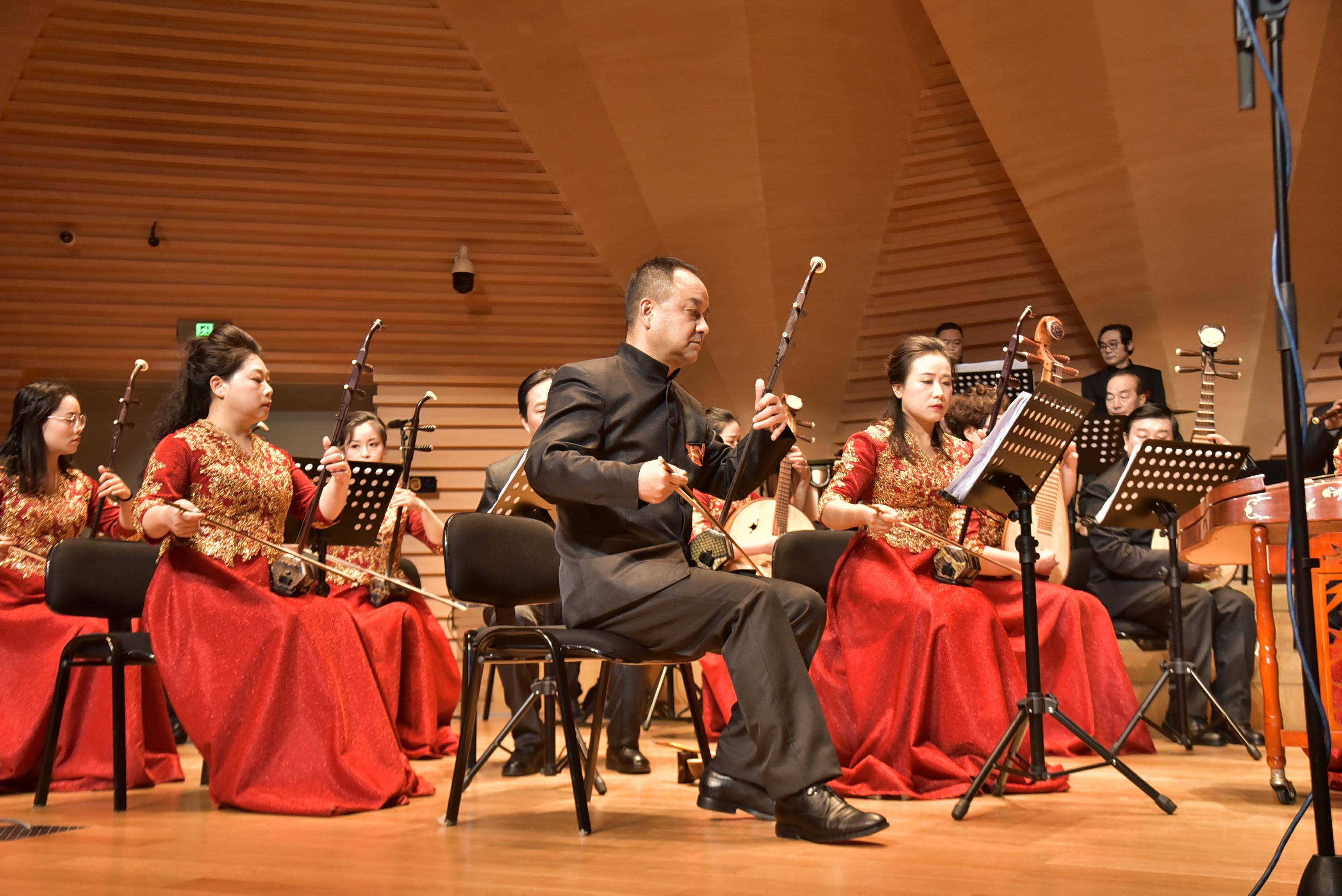 邰凯丰决定从编写秦腔曲牌开始,对原有曲调,表演,音乐进行全面挖掘