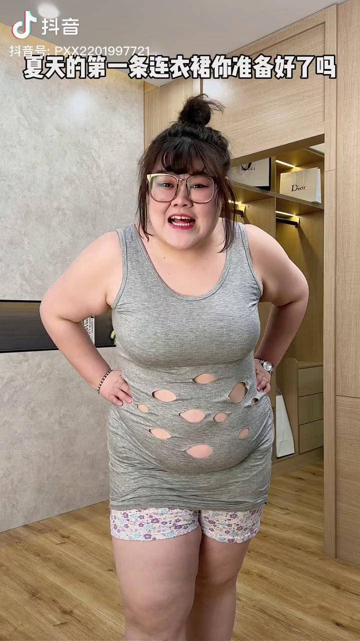 120斤胖女孩穿衣搭配图图片