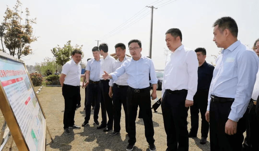 主官抓环保宜兴河长巡河守护河湖高颜值