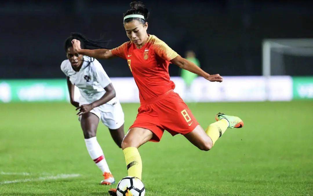 女足最强中后卫李佳悦历尽千帆不过三十而已