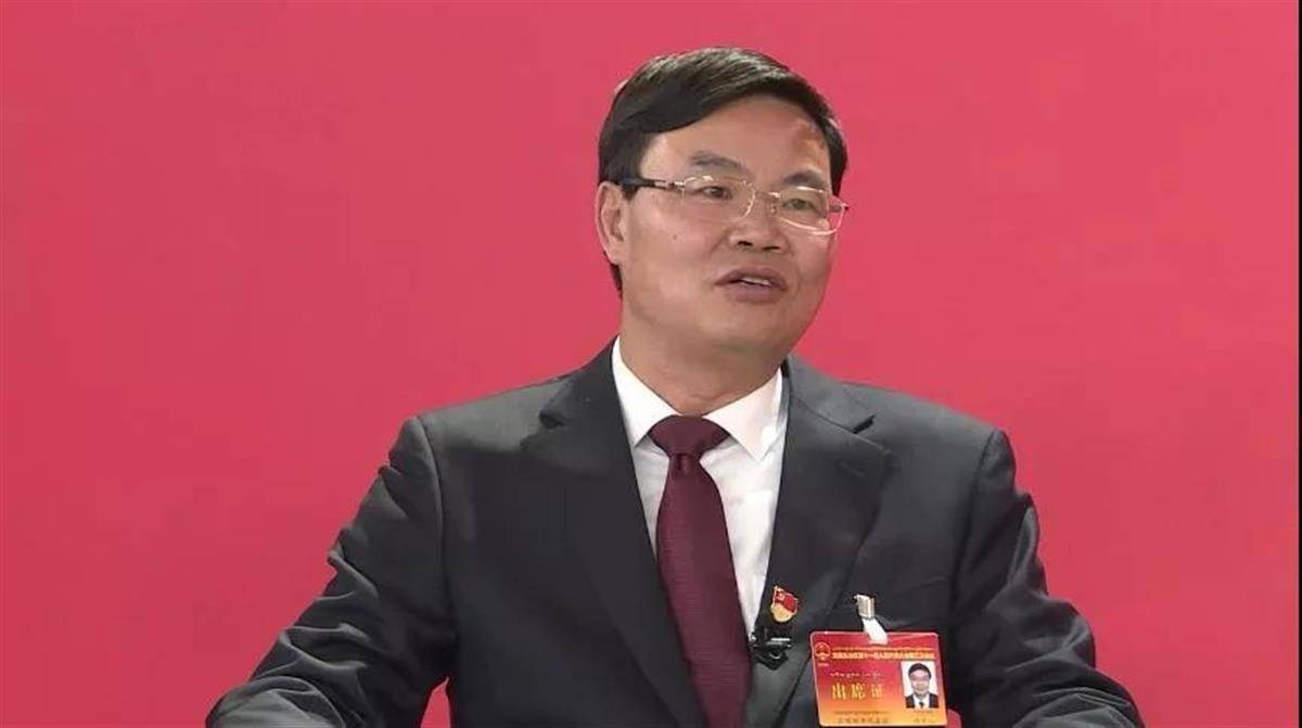 一周内,两名地级市原市长主动投案_刘虎山_日喀则市_西藏