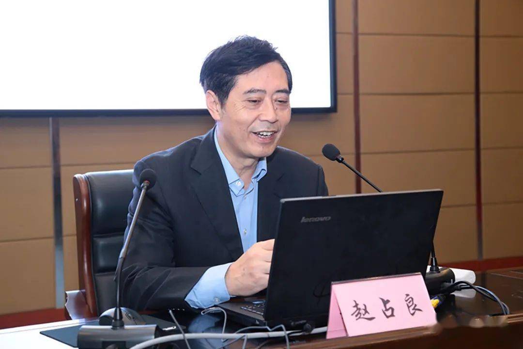 作者|赵占良,人民教育出版社副总编辑."试试这样听课,评课"!