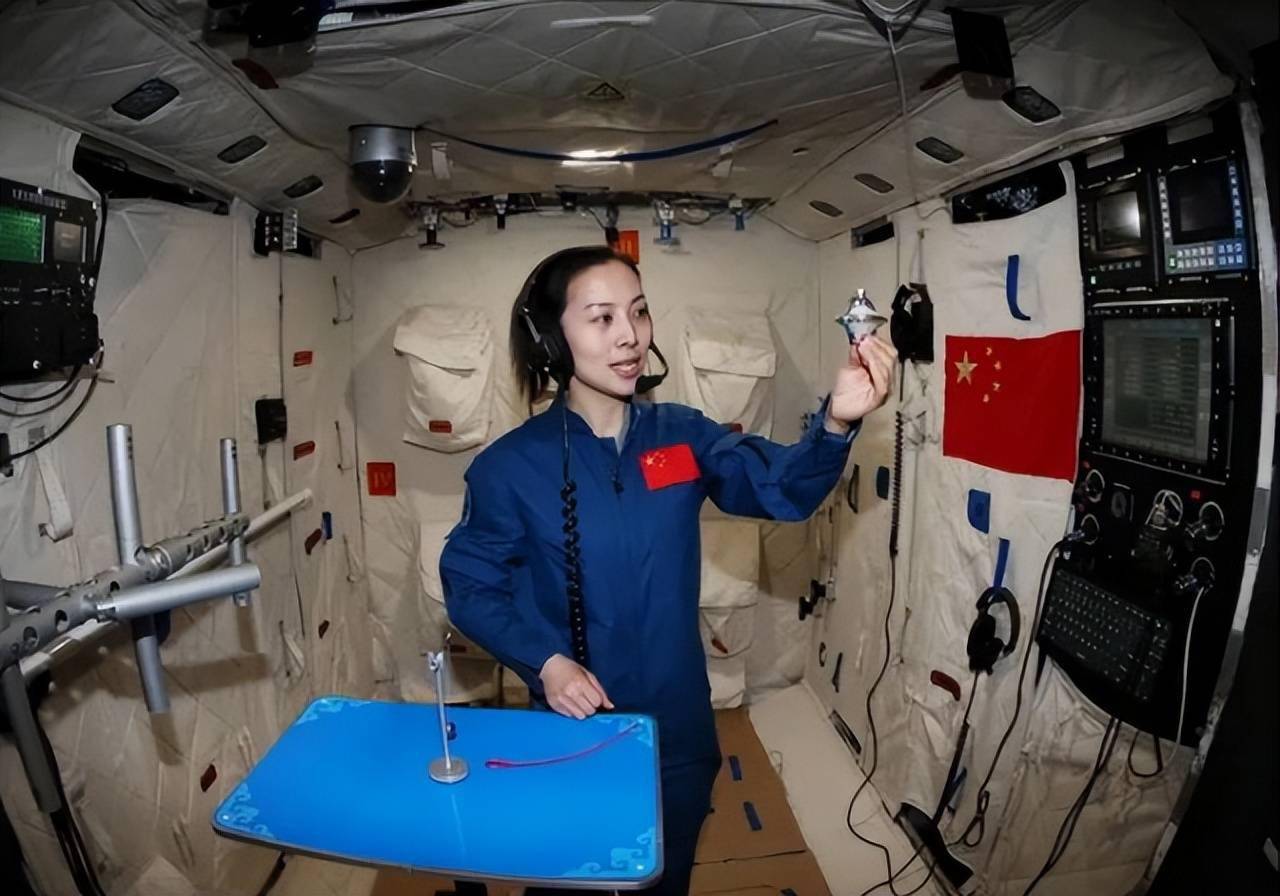 女航天员王亚平整容了她的易容术大家不妨借鉴下
