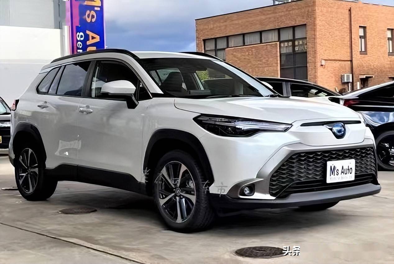 落地13万丰田卡罗拉cross低配实拍20引擎cvt看啥缤智