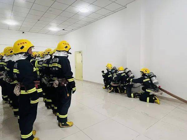 基层动态丨称多县消防救援大队开展安全员及紧急避险小组培训