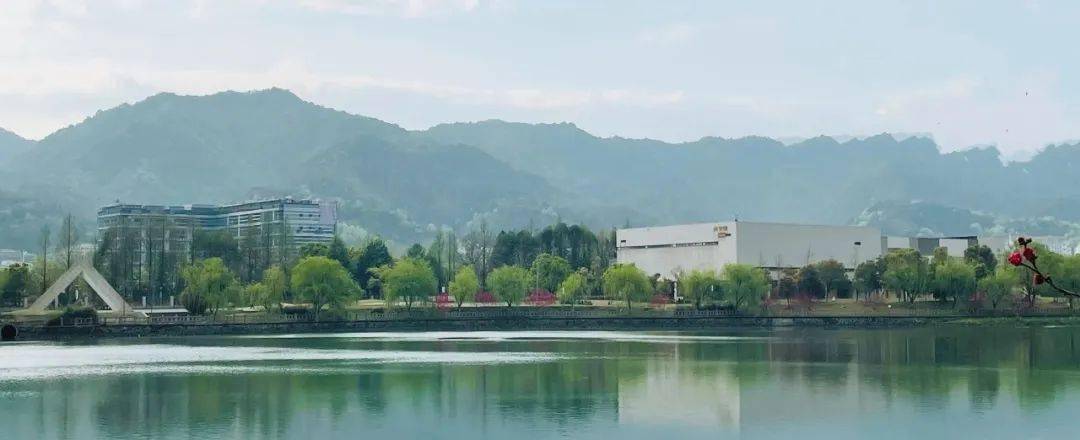 浙江科技学院 水晶图片