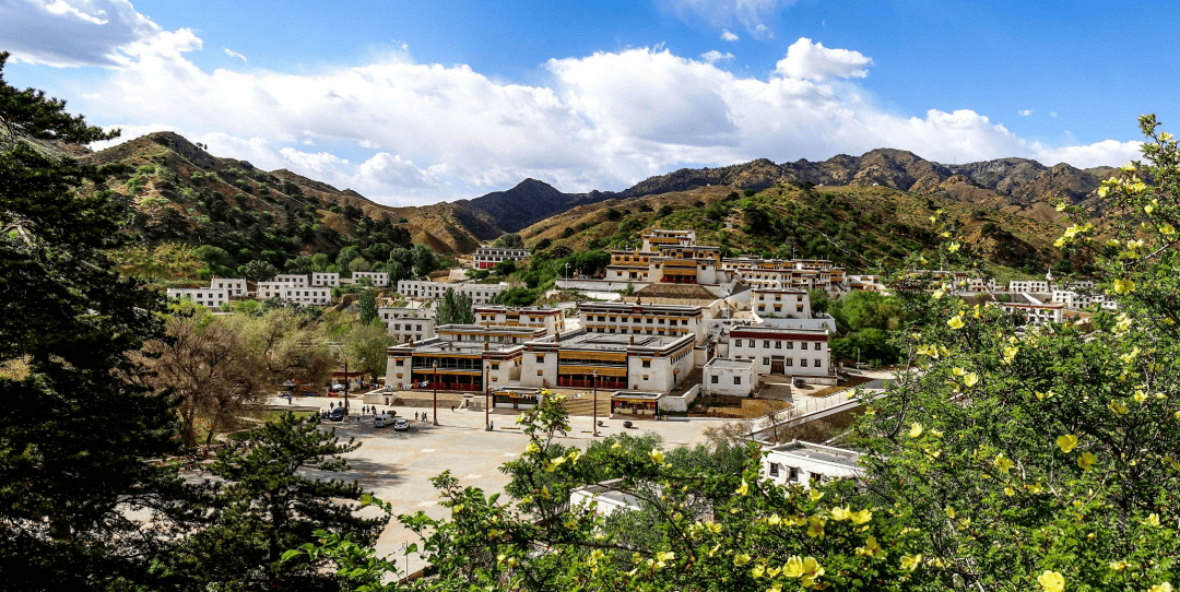 快来!遇见最美五当召_景区_游客_门票