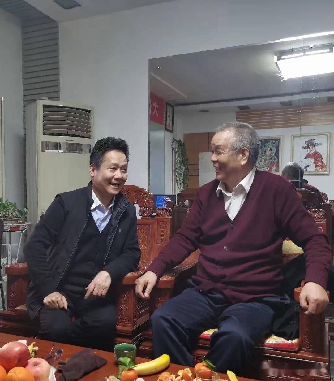 观陕西人民诗人词作家党永庵与秦腔艺术家李小锋合影联 文/李景宁_安