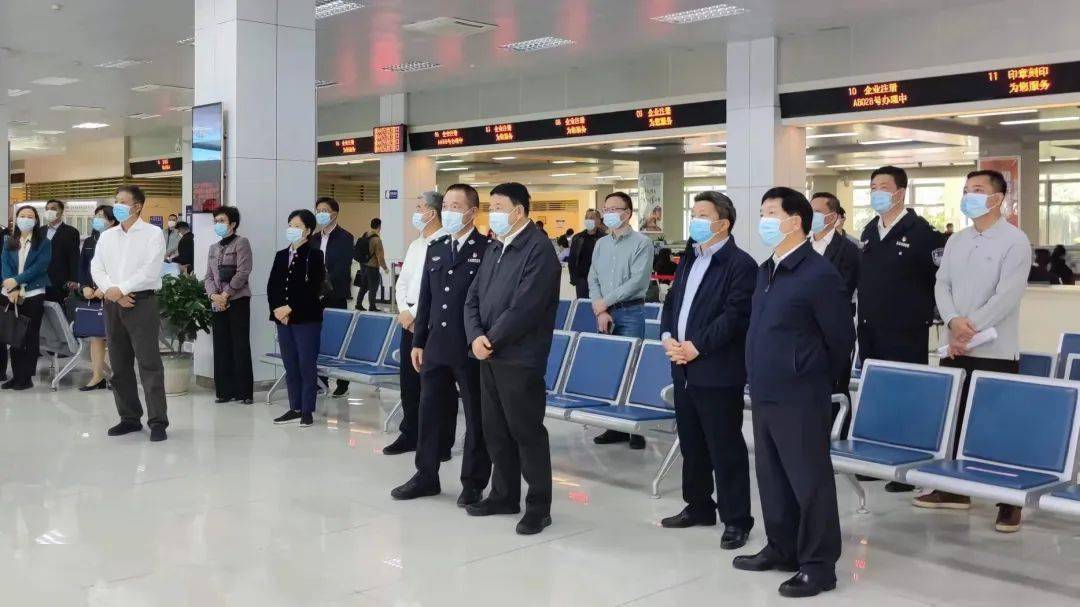 市领导张忠,郑云春参加调研.