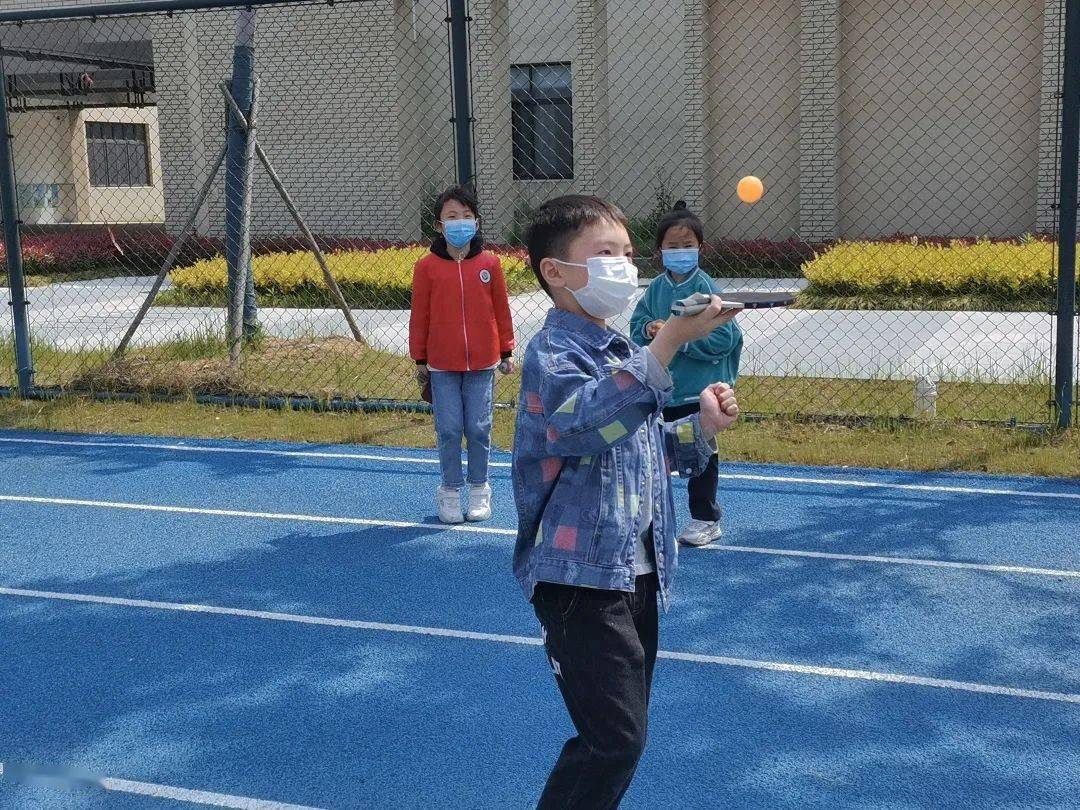 学府小学首届乒乓球颠球吉尼斯大赛