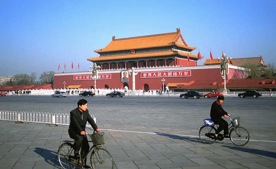 2005年北京一杀人犯为躲命案冒充他人身份主动坐牢结果如何