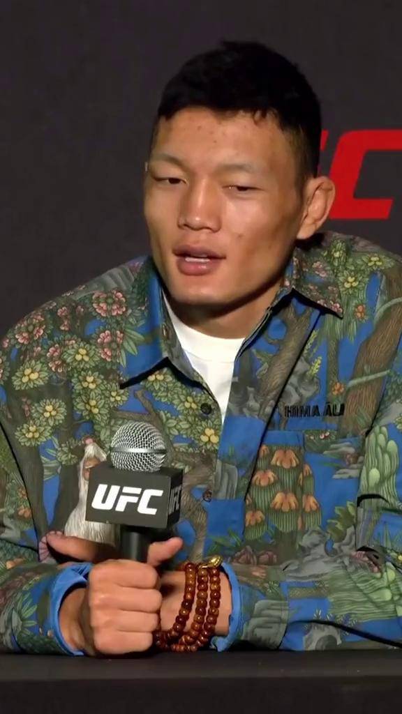 蝇量级顶尖站立好手对决双方相信比赛不会交给裁判来定夺ufc苏木达尔