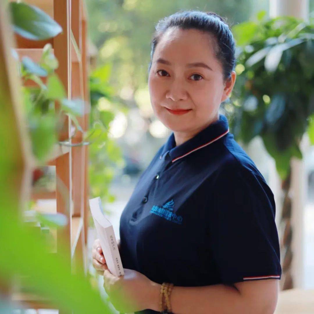 毛艳阳浙江省朗诵协会会员,绍兴市新闻传媒中心主持人,主任记者,自办