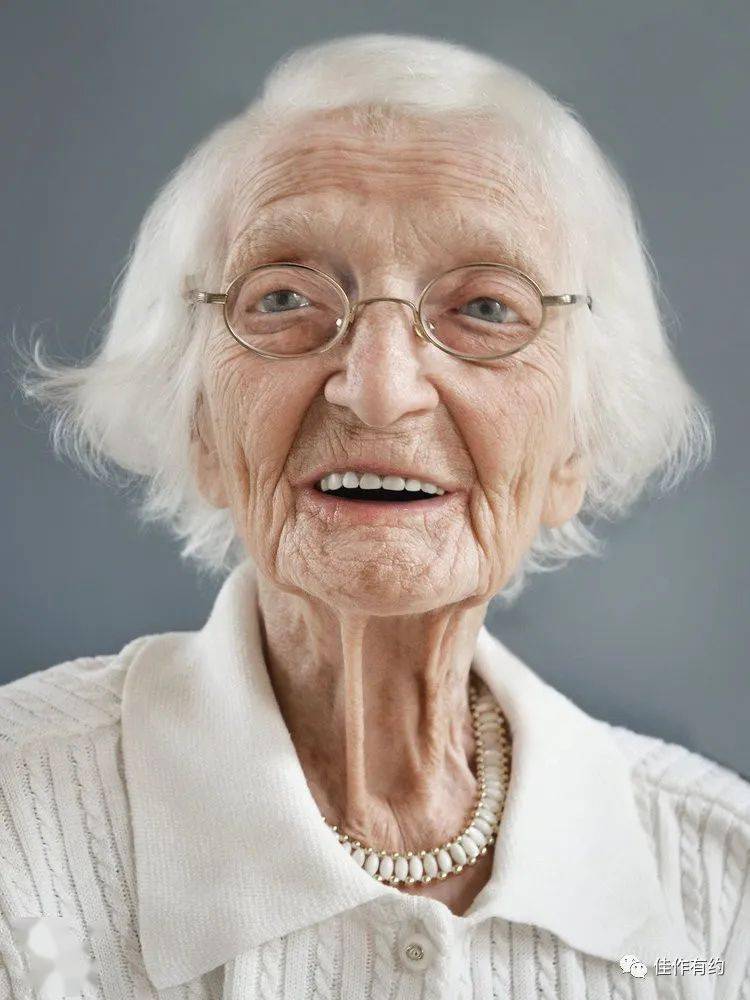 100岁老人的风貌