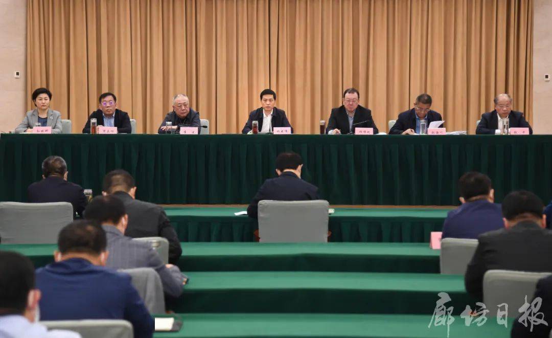 市领导李波,张海川,宋立功,张平,孙丽娜,薛宏,李清涛出席会议.