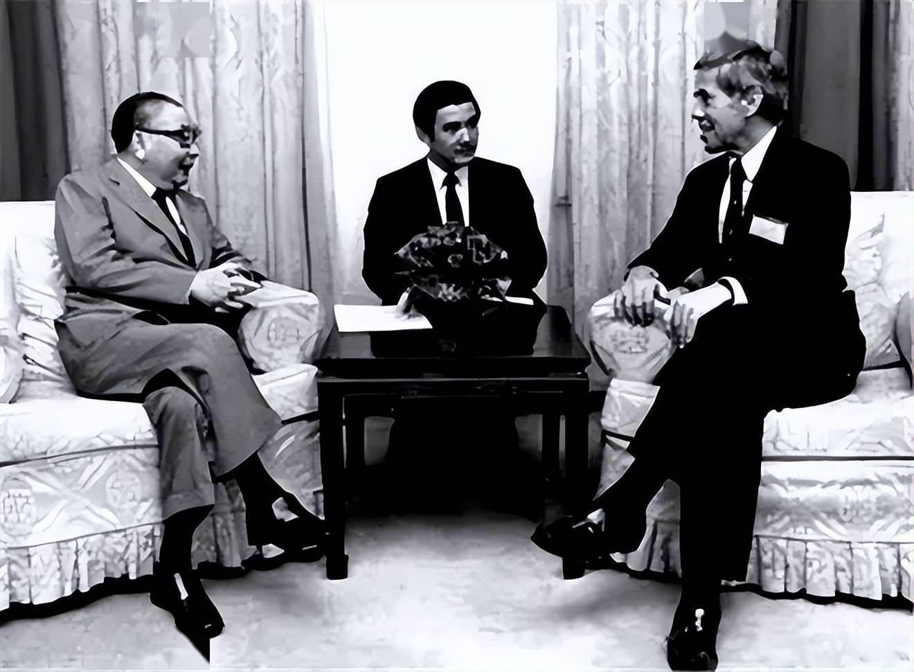 蒋经国临终之际拉着弟弟的手你来接班吧蒋纬国的回答很是心酸