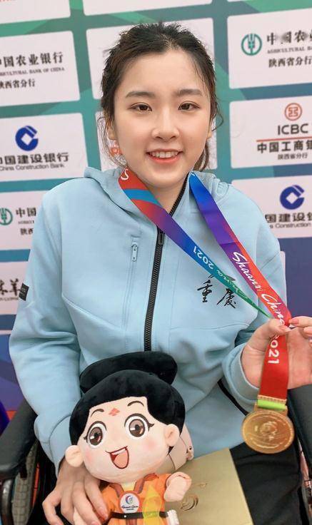 90后女孩高位截瘫后成时尚博主,残运会夺金_璐英_英流_妈妈
