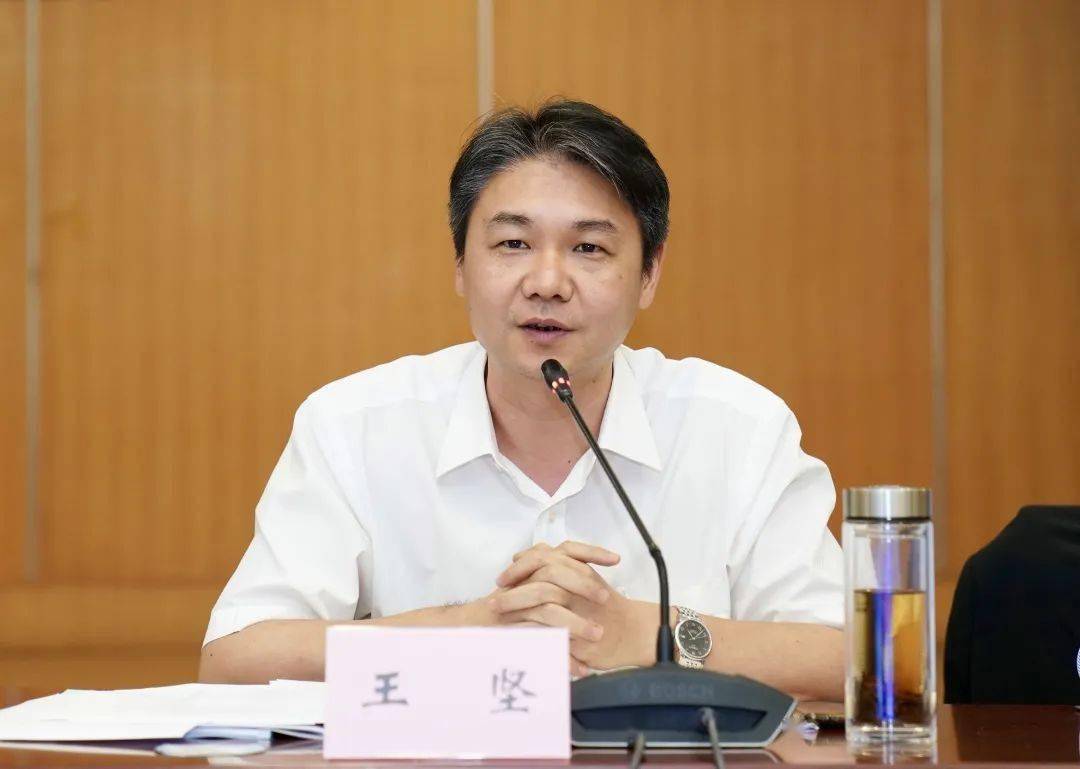 王坚强调,今年一季度成果来之不易,在全市上下共同努力下,桐乡经济