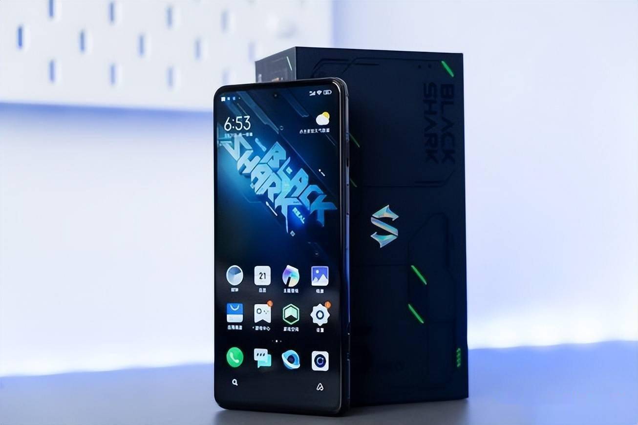 16gb 512gb大存储,全新4nm旗舰,1亿像素,120w,强悍_黑鲨_pro_连电竞