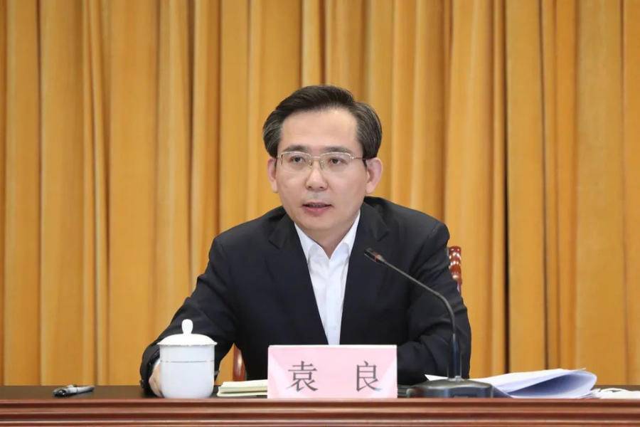 淄博经开区召开区工委扩大会议