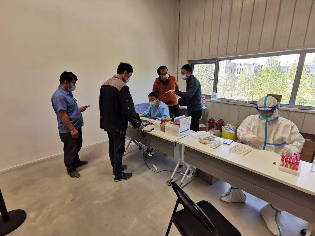 共筑疫情防线，区经信局迅速检查区内重点汽车企业核酸检测落实情况