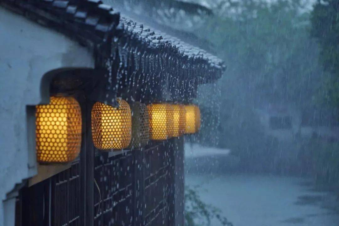 夜有雨敲窗