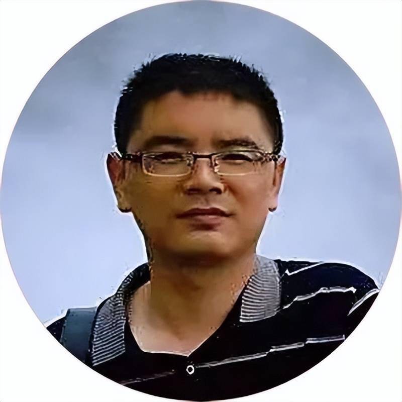 在赵子君眼里,基层抗疫人员辛辛苦苦奋战在一线,自己作为辖区人大代表