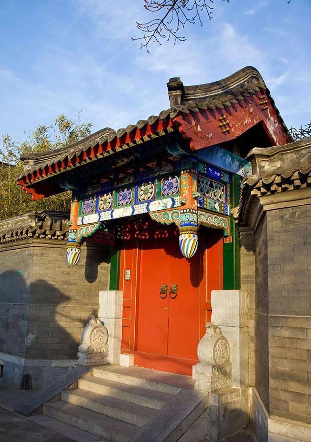 于大门……一字之差便是两种社会地位至若寒门与宅门是一个家族的里子