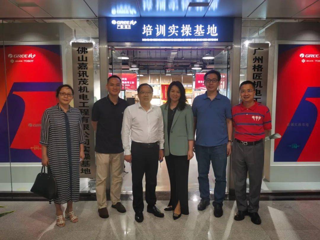 落实访企拓岗促就业专项行动——学校副校长曾新安带队走访智慧新城