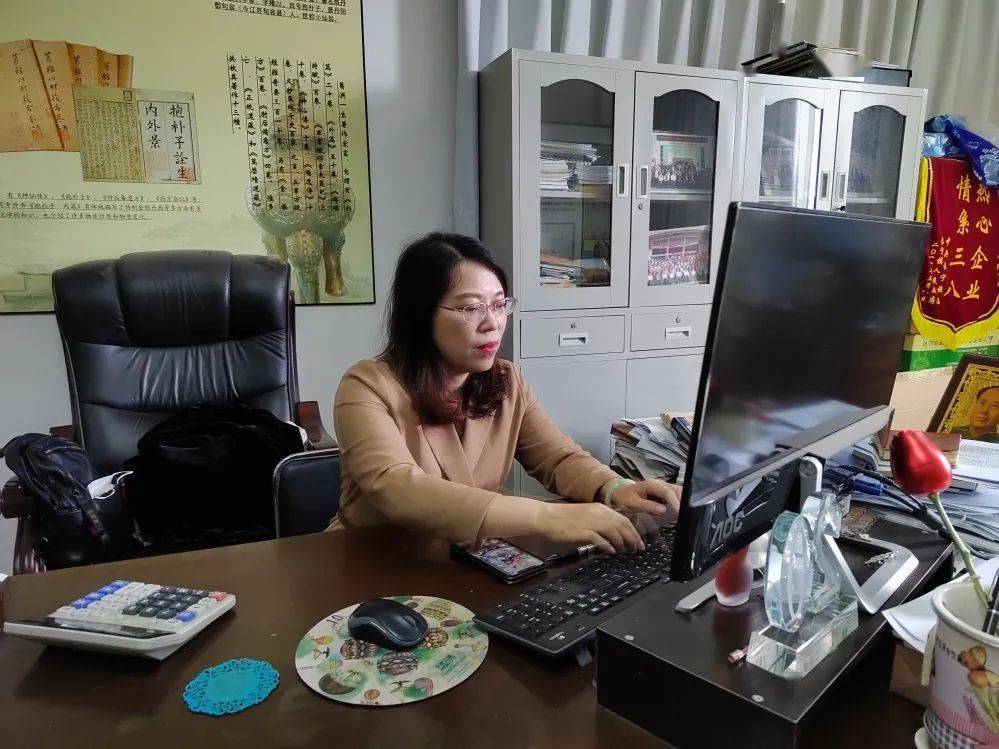 劳动者之歌全国五一劳动奖章获得者陈伟玲因热爱而闪耀