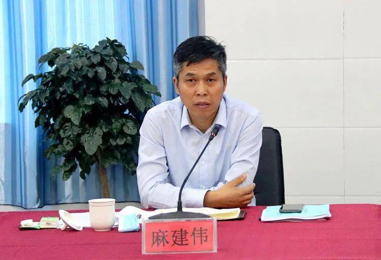 新乡市县域高中校区建设参观交流暨2022年高考备考工作座谈会在我市