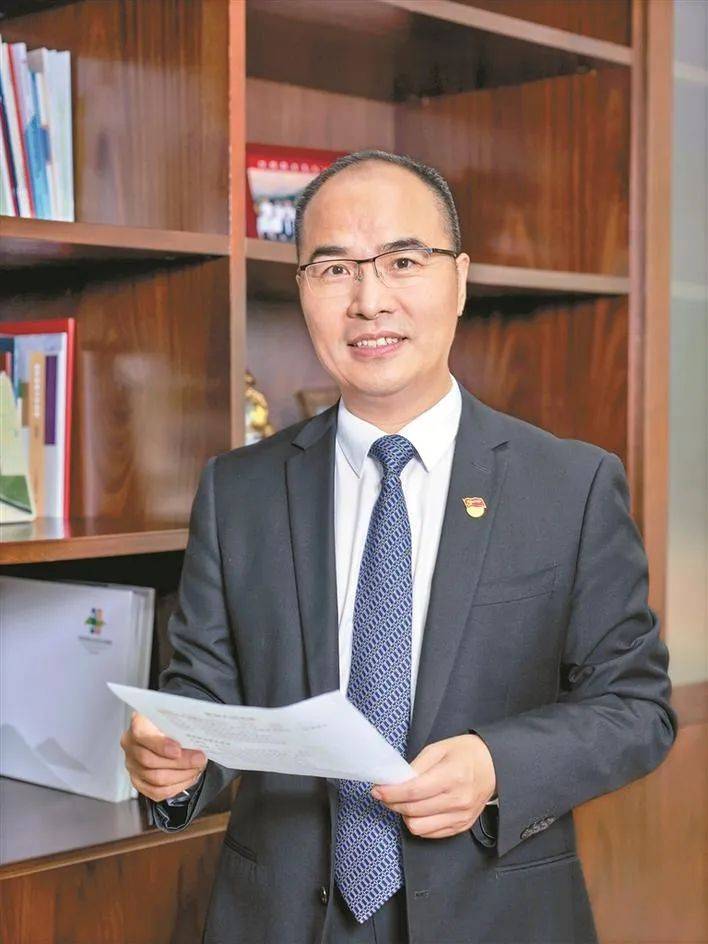 最后一期校长寄语贴近心声_许建领_深圳市_成人礼