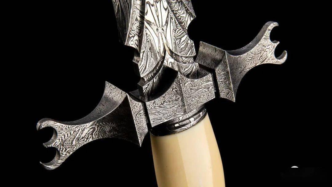 乌克兰大师级作品大马士革锻造刀剑