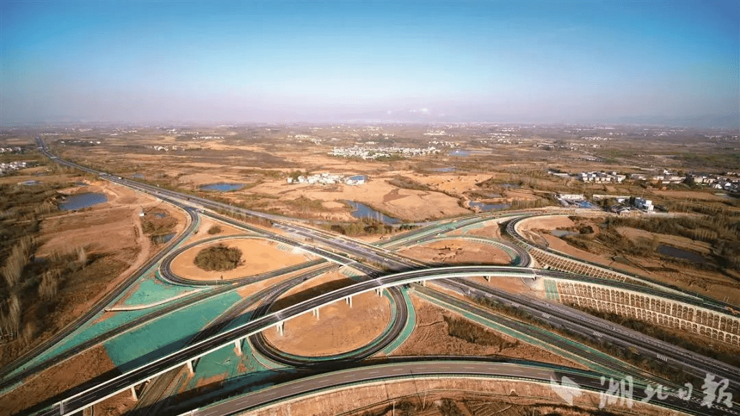 麻城至安康高速公路麻城东段项目是g4213麻城至安康高速的最后一段,东