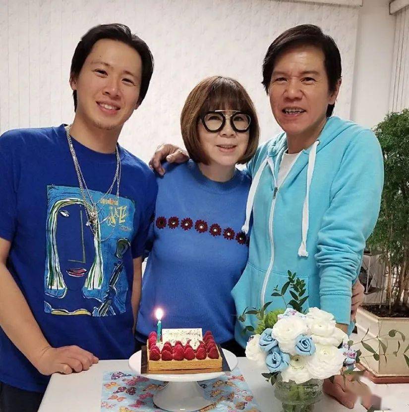 一众tvb艺人移民国外后聚会林嘉华携妻秀恩爱黄凤琼低调离婚