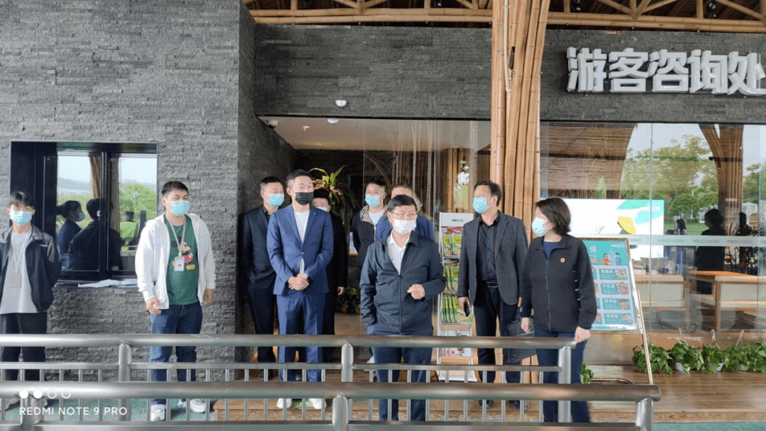 4月29日下午,上饶市政府副市长王勇到景区进行节前综合检查,详细检查
