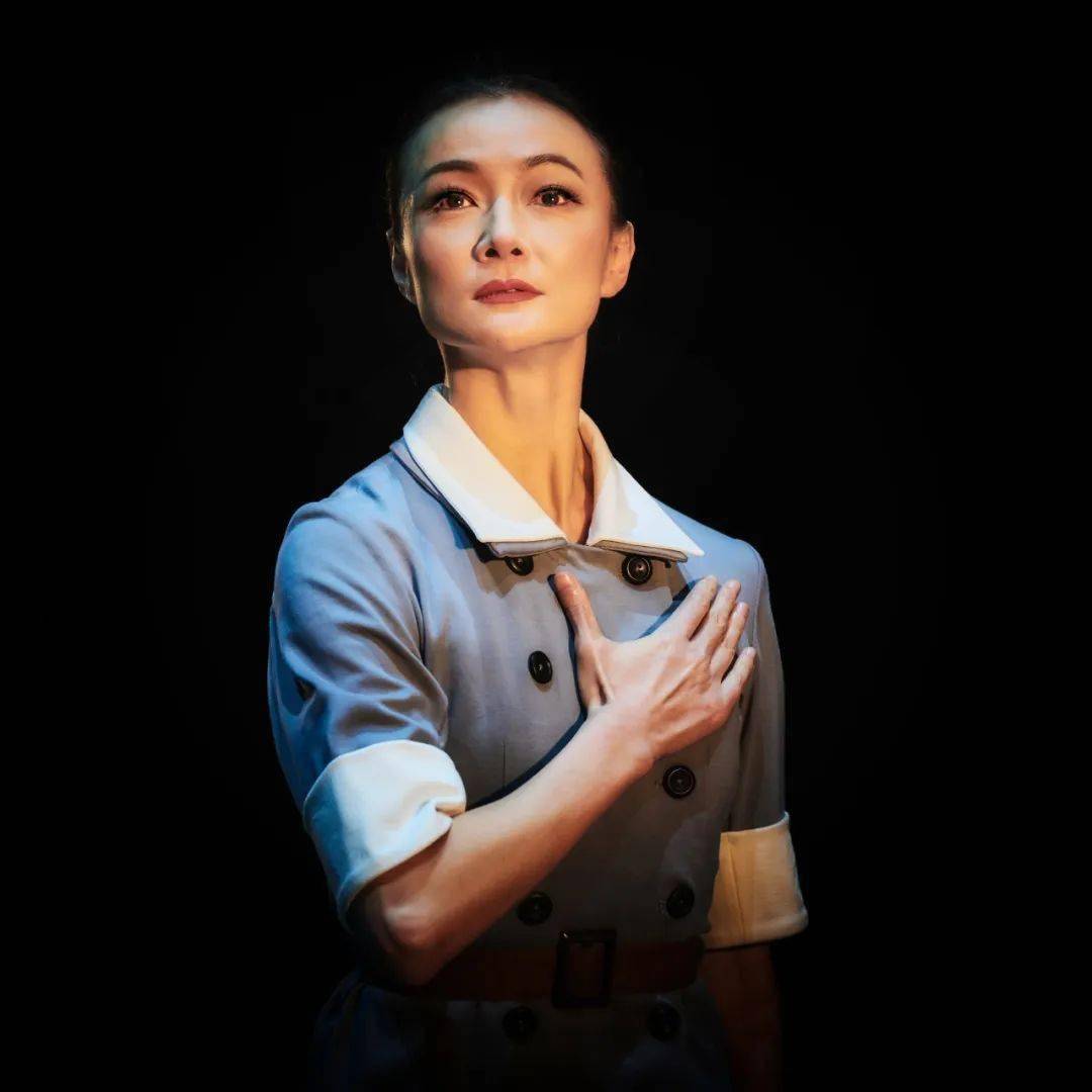 院长 范晓枫饰主创人员向上滑动阅览出品人:张颂华制作人,艺术总监