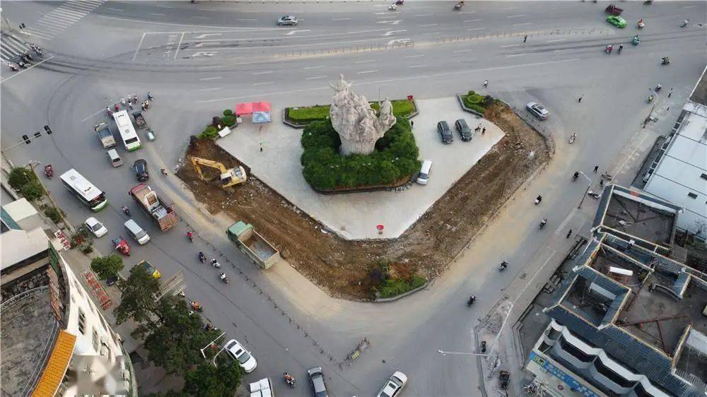 缓解拥堵宜州区城南广场三角地道路进行拓宽改造