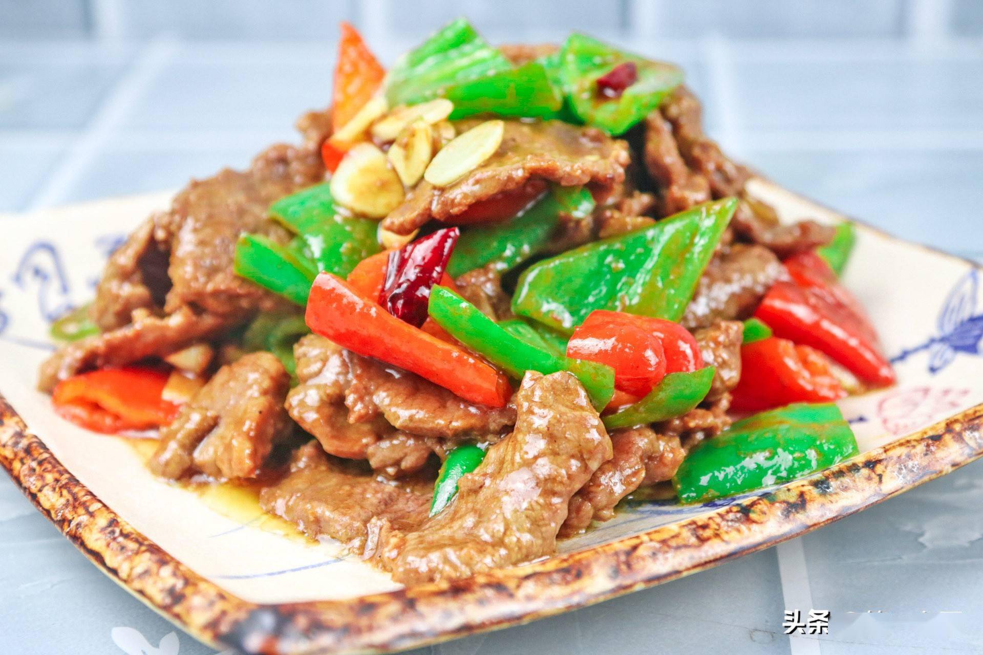 3克脂肪(推荐指数:6颗星) 【青椒炒牛肉】3.