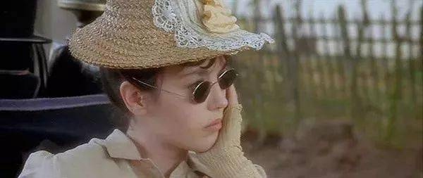 �����޽����ص�Ů�ˣ�����������