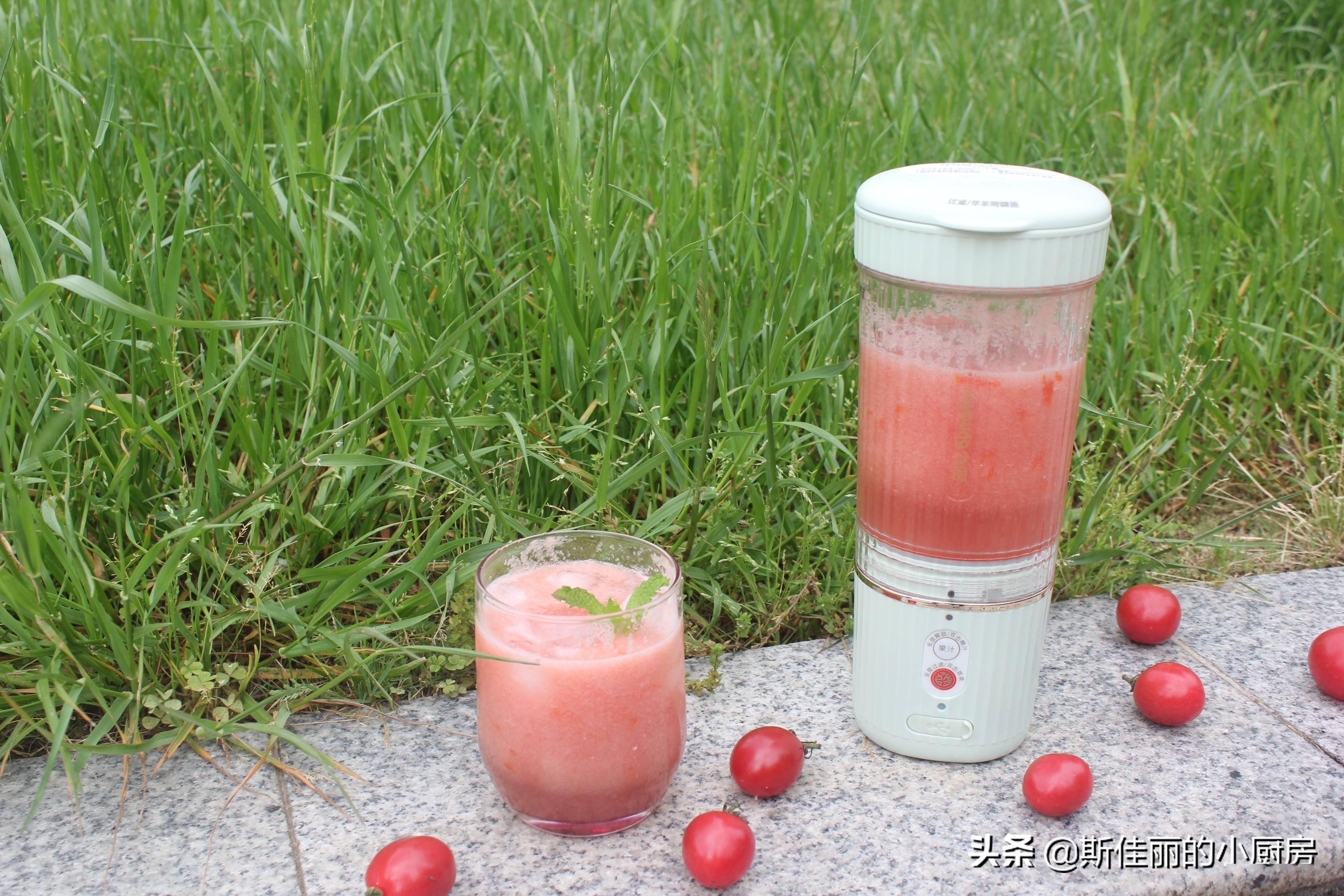 1个番茄1个梨,简单搅一搅去火清肠减脂,每天一杯助