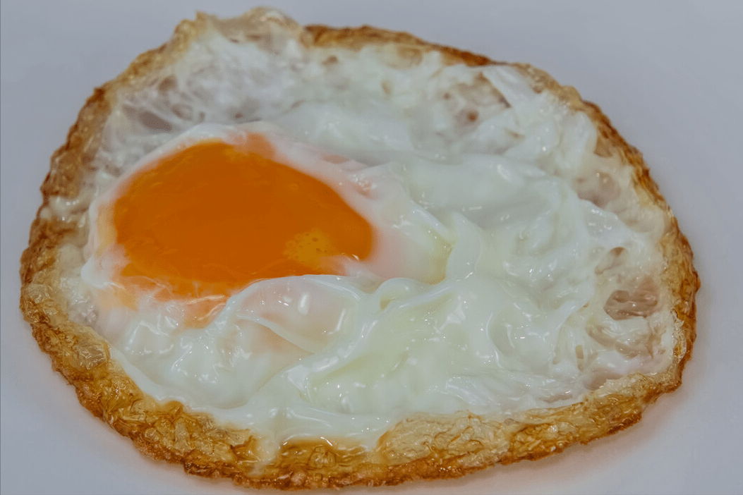 煎荷包蛋冷油热油都不对厨师长教你2招香嫩完整不粘锅