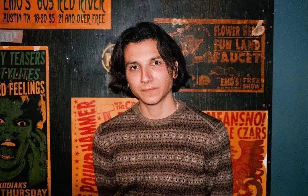 "○〈keep your head up princess〉是美国创作歌手anson seabra演唱