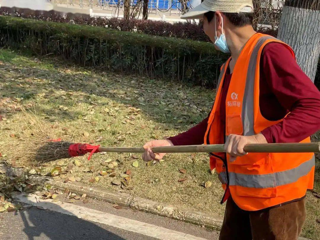 劳动者最美丨一起"手"护最好的民大