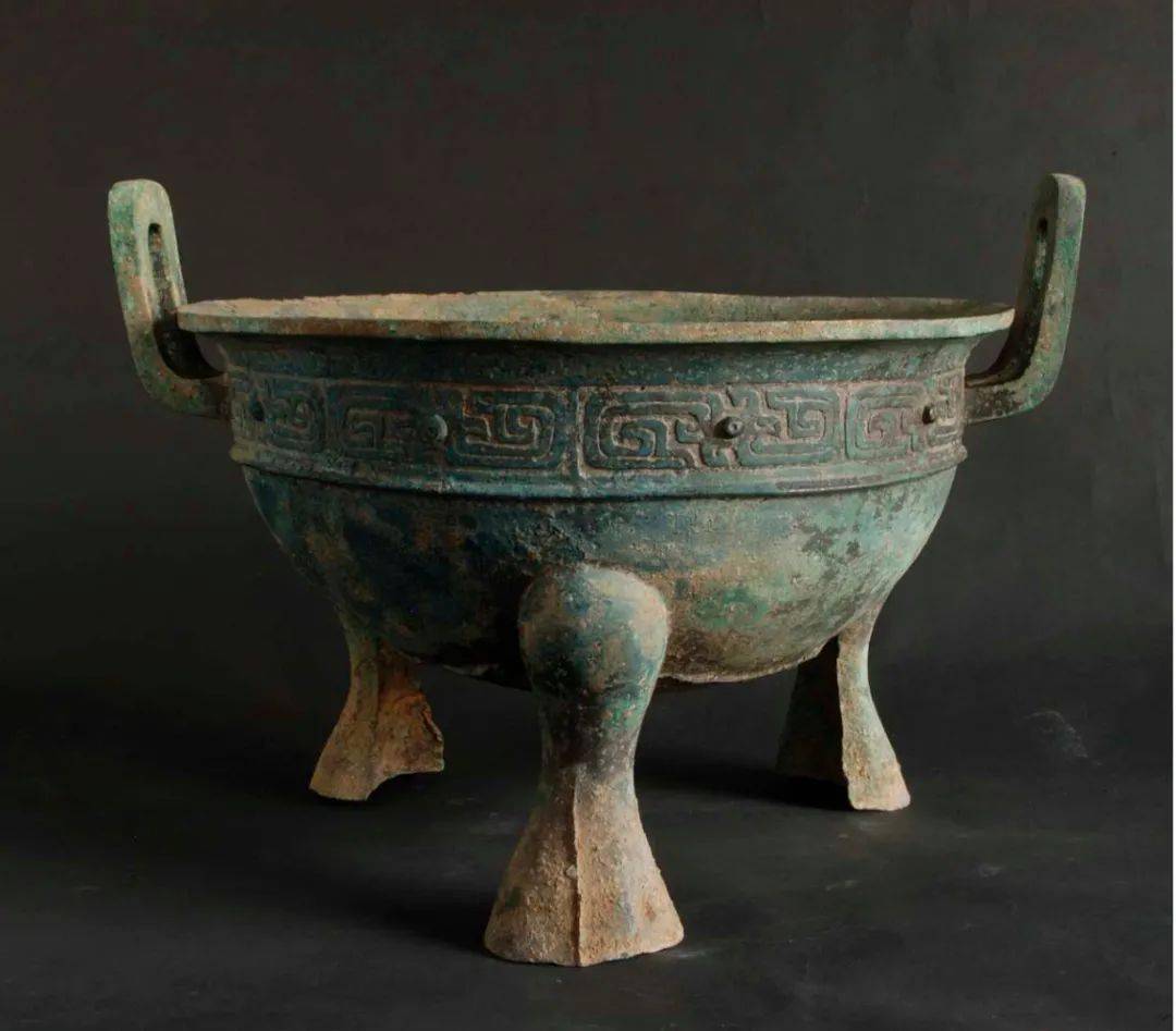 应国贵族墓地出土青铜器赏析