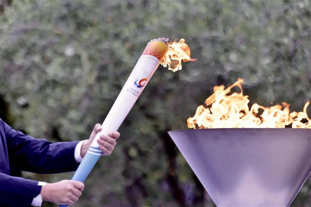 省十六运会火种采集仪式和火炬接力启动仪式在澄江市举行