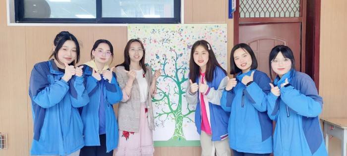 西安阎良西飞一中举行2022届成人礼仪式