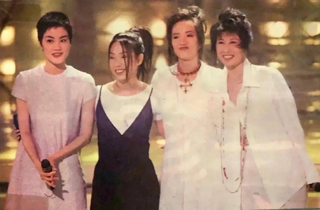 "四大天后"王菲,林忆莲,梅艳芳,叶蒨文我拿青春赌明天你用真情换此生